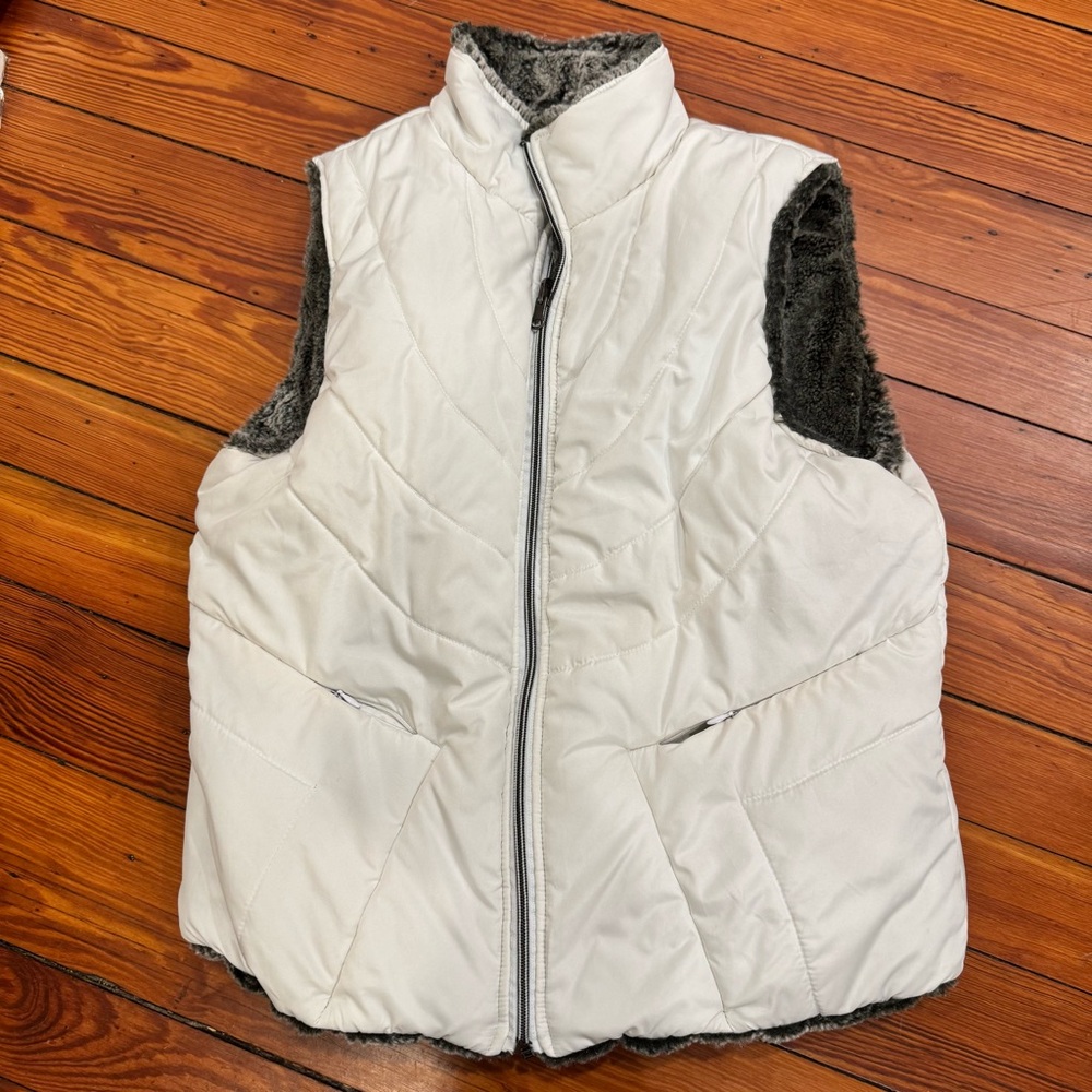ZLC Collections Reversible White Quilted Vest with Faux Fur Lining and Pockets